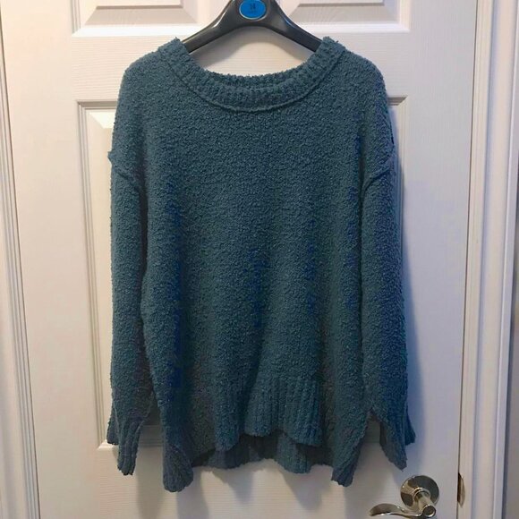 Cute Turquoise (Blue/Green)Sweater with Fun Seam Detail on Back & Sleeves - Picture 2 of 7